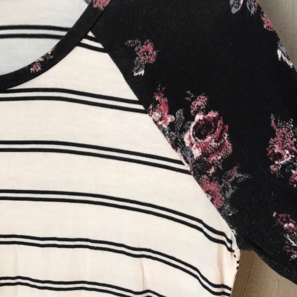 Striped and floral baseball tee - Picture 2 of 2